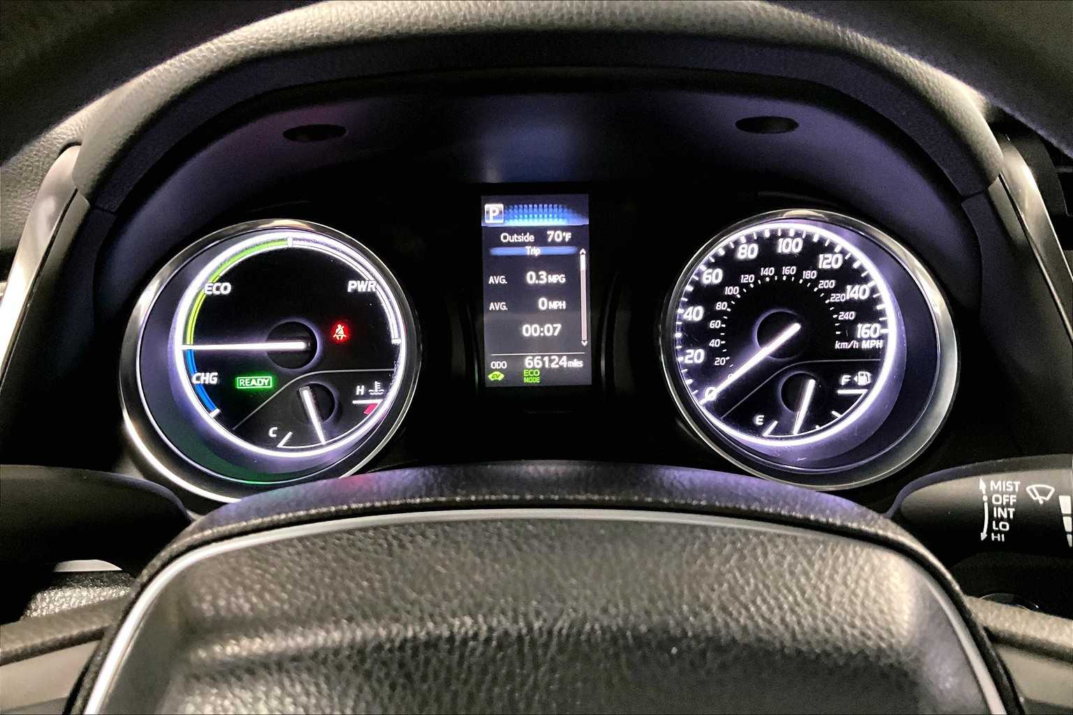 2018 Toyota Camry Hybrid LE - Photo 24