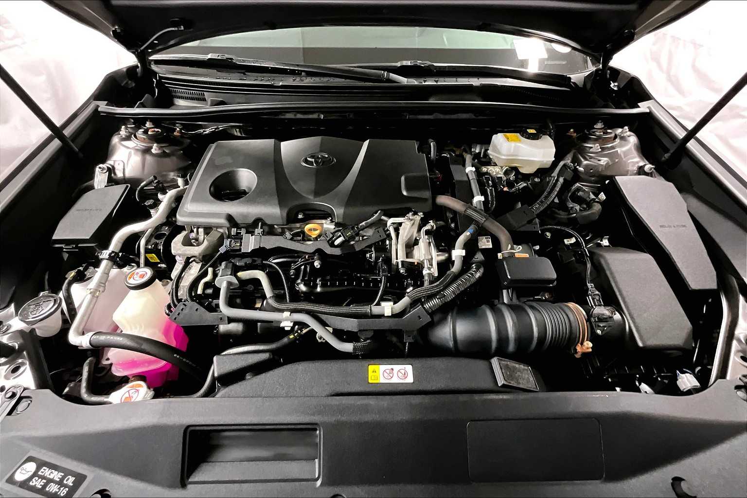2018 Toyota Camry Hybrid LE - Photo 28
