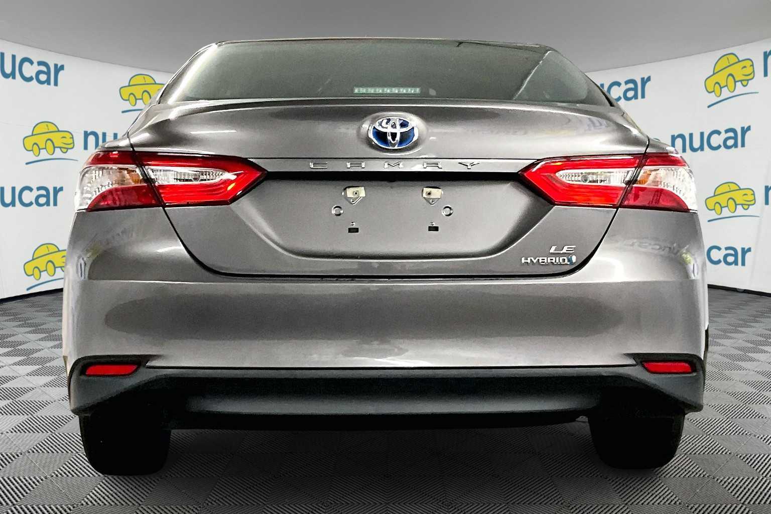 2018 Toyota Camry Hybrid LE - Photo 5
