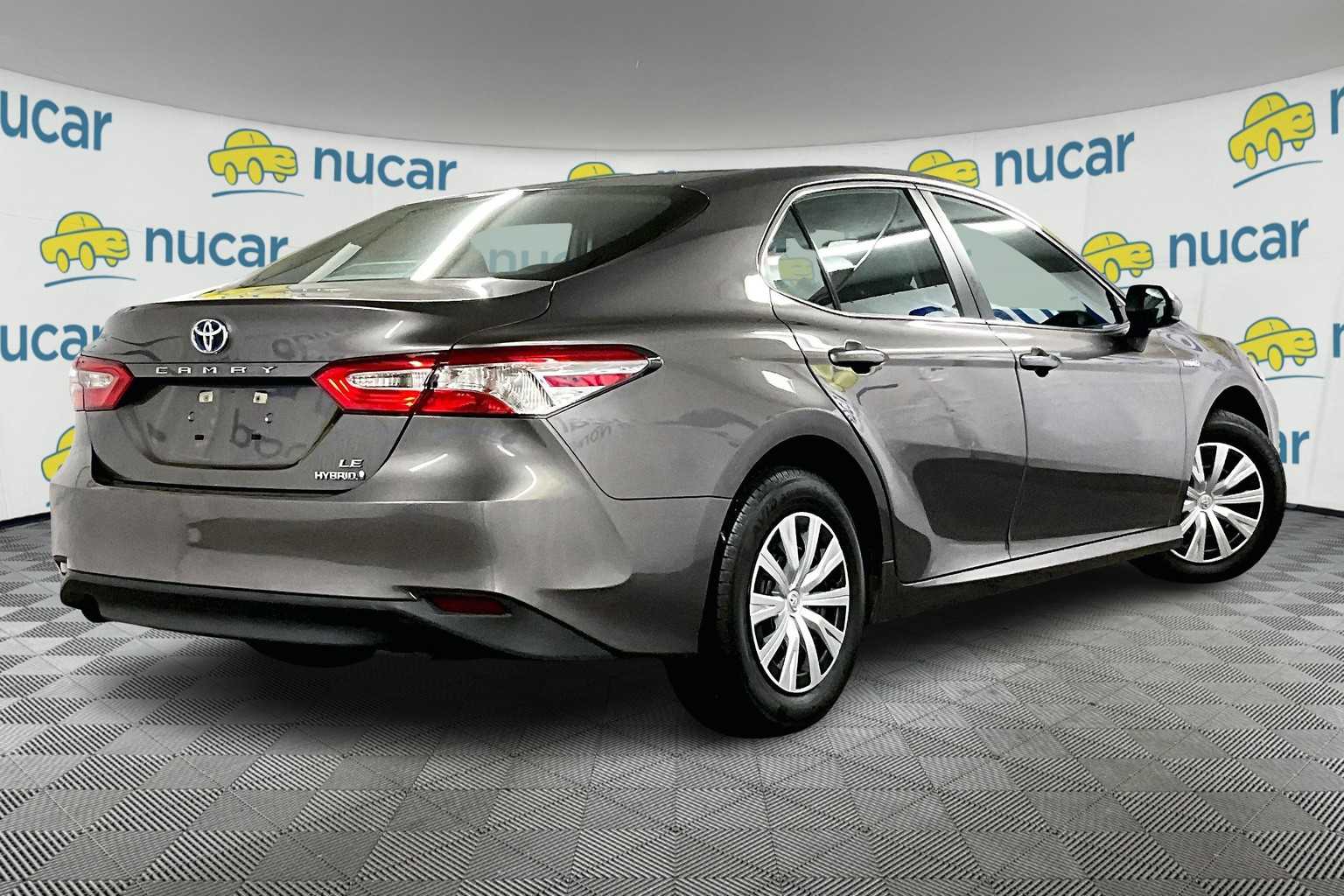 2018 Toyota Camry Hybrid LE - Photo 6