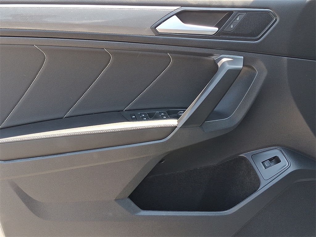 2022 Volkswagen Tiguan 2.0T SE R-Line Black - Photo 12