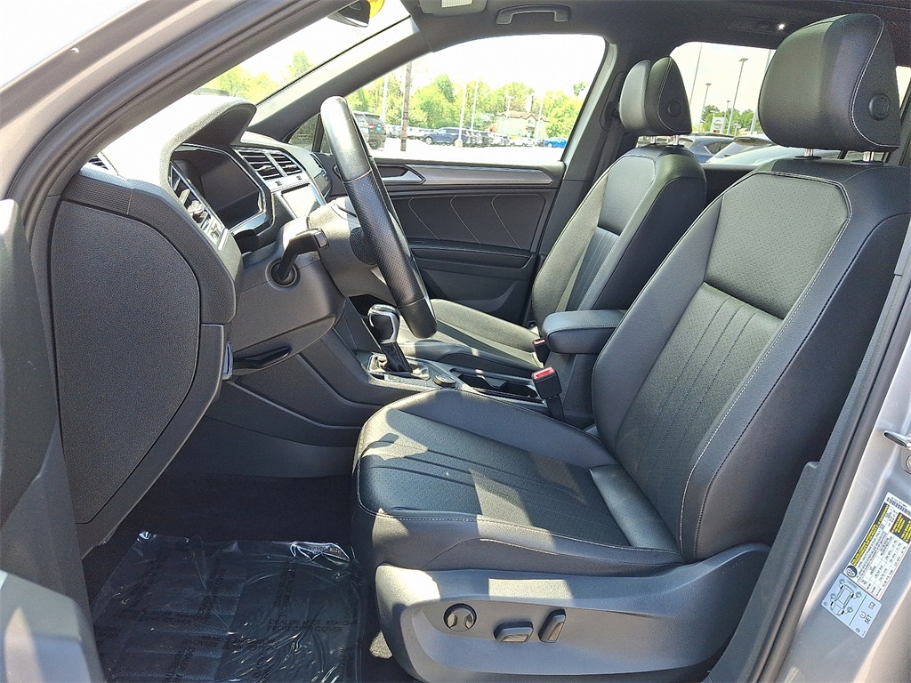 2022 Volkswagen Tiguan 2.0T SE R-Line Black - Photo 13