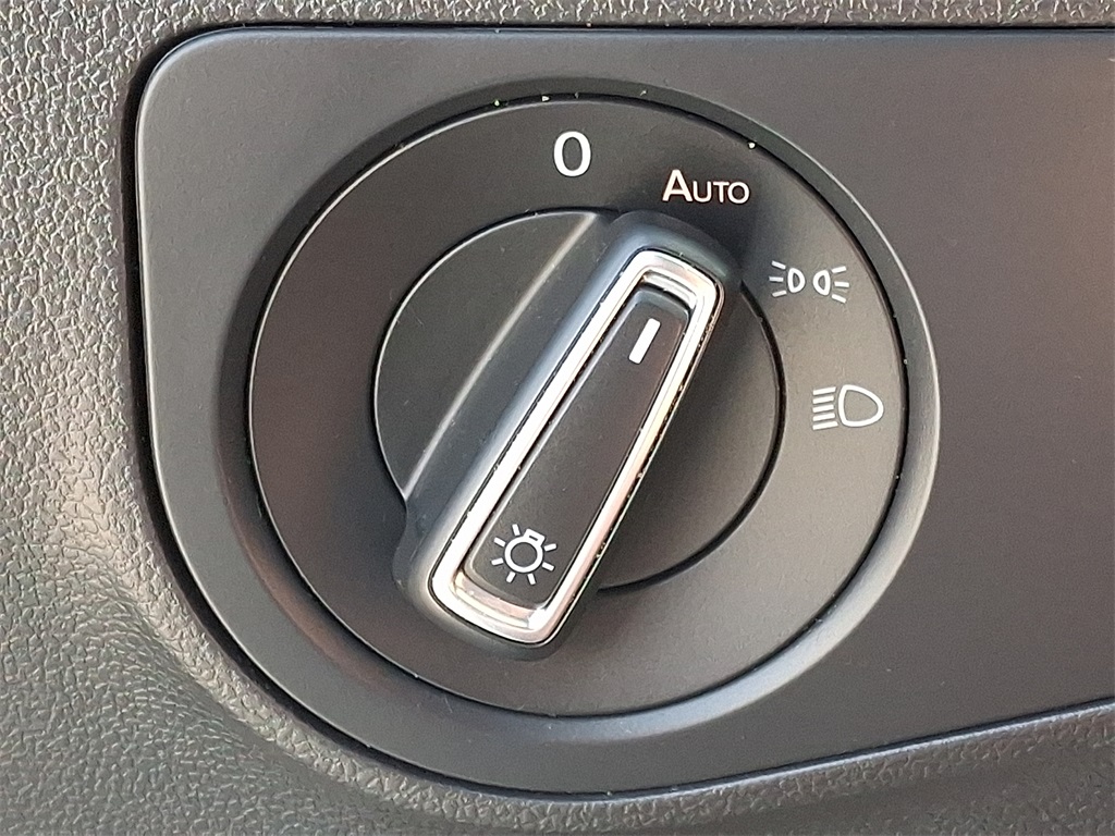 2022 Volkswagen Tiguan 2.0T SE R-Line Black - Photo 24