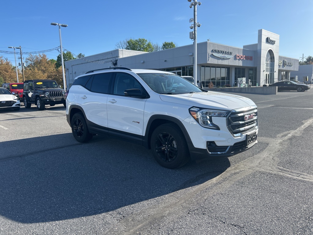 2023 GMC Terrain AT4