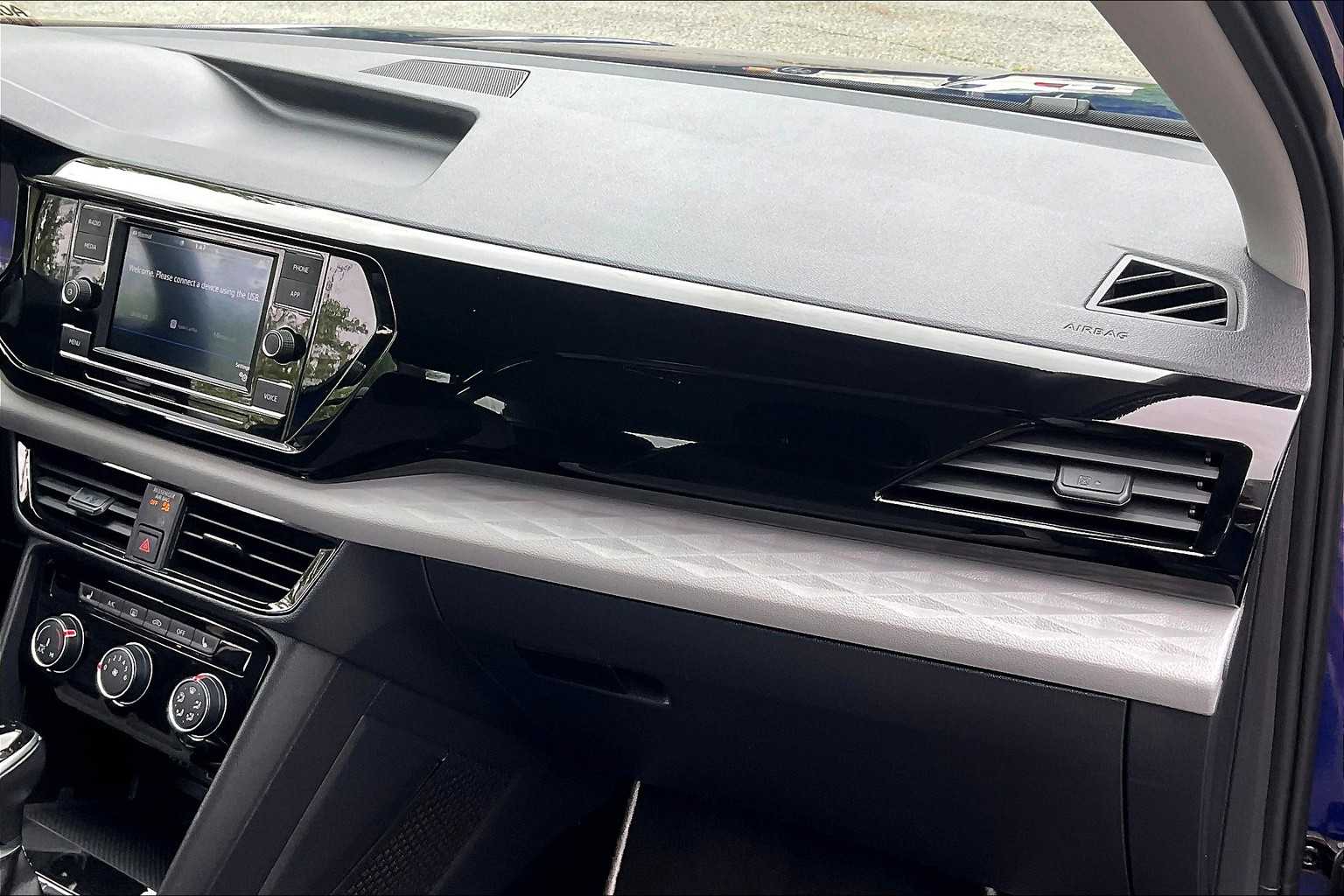 2023 Volkswagen Taos S - Photo 13