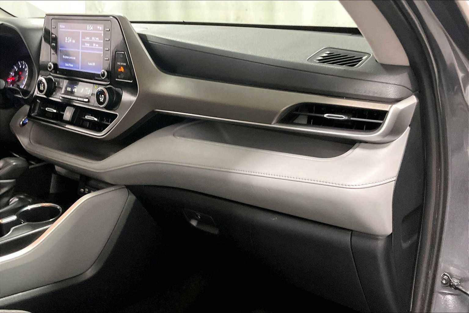 2020 Toyota Highlander L - Photo 13