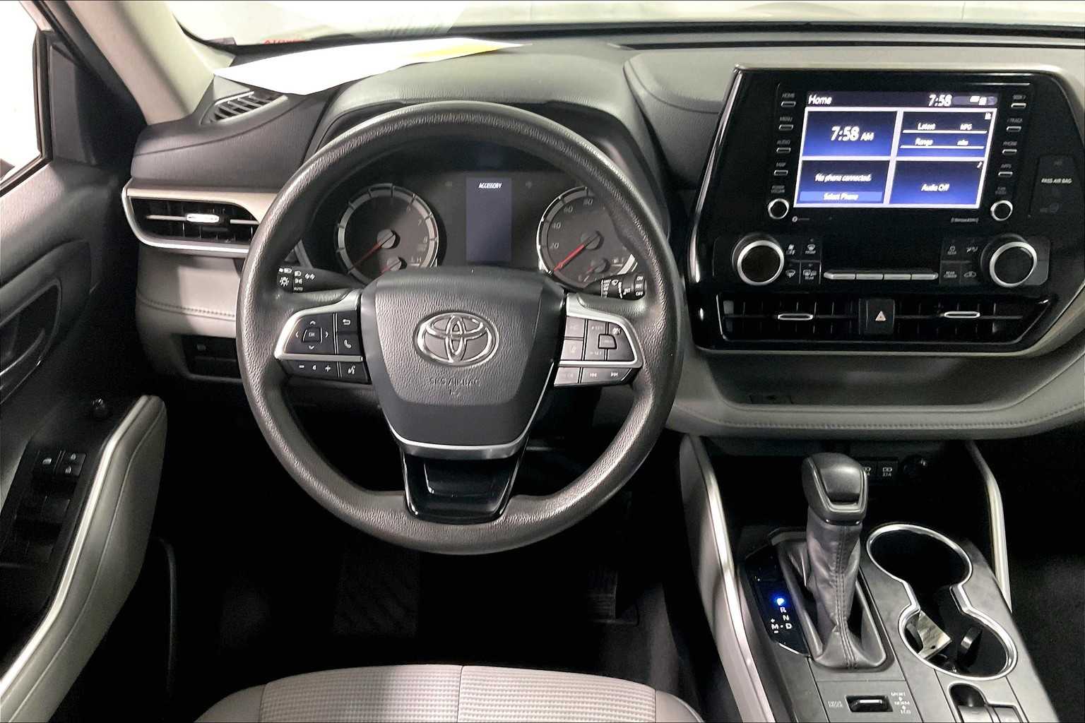 2020 Toyota Highlander L - Photo 17