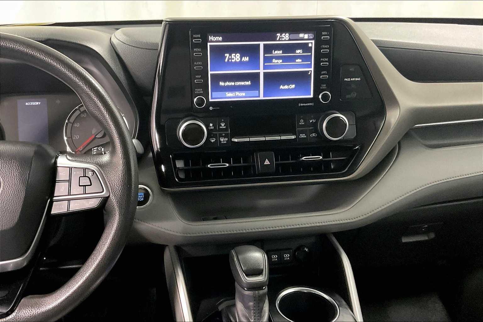 2020 Toyota Highlander L - Photo 18