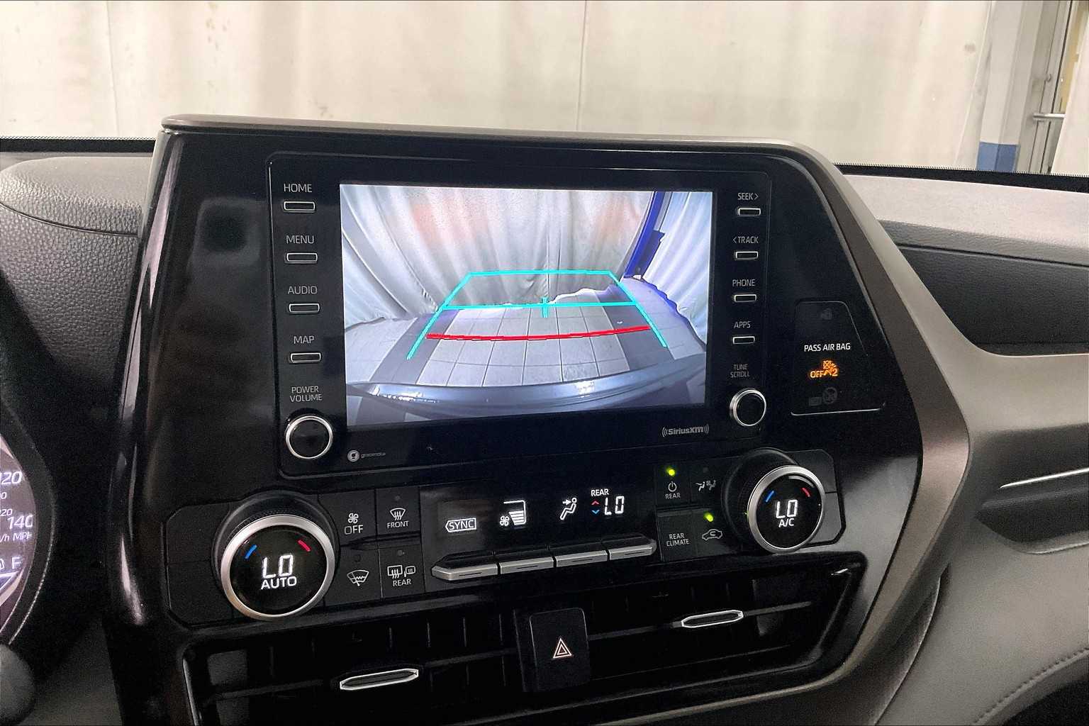 2020 Toyota Highlander L - Photo 19