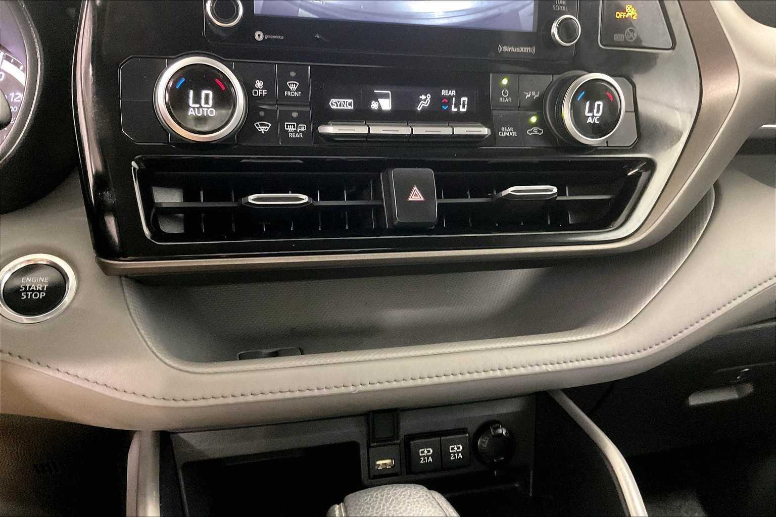 2020 Toyota Highlander L - Photo 25