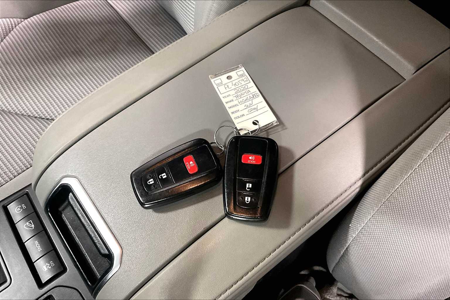 2020 Toyota Highlander L - Photo 30
