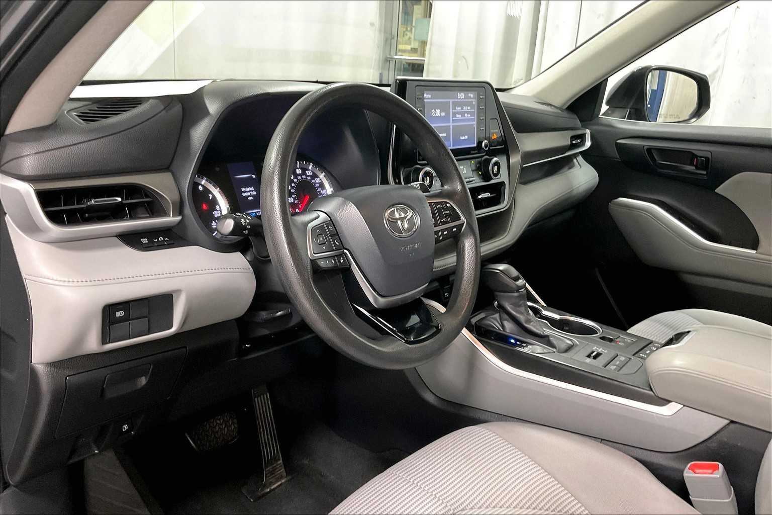 2020 Toyota Highlander L - Photo 8
