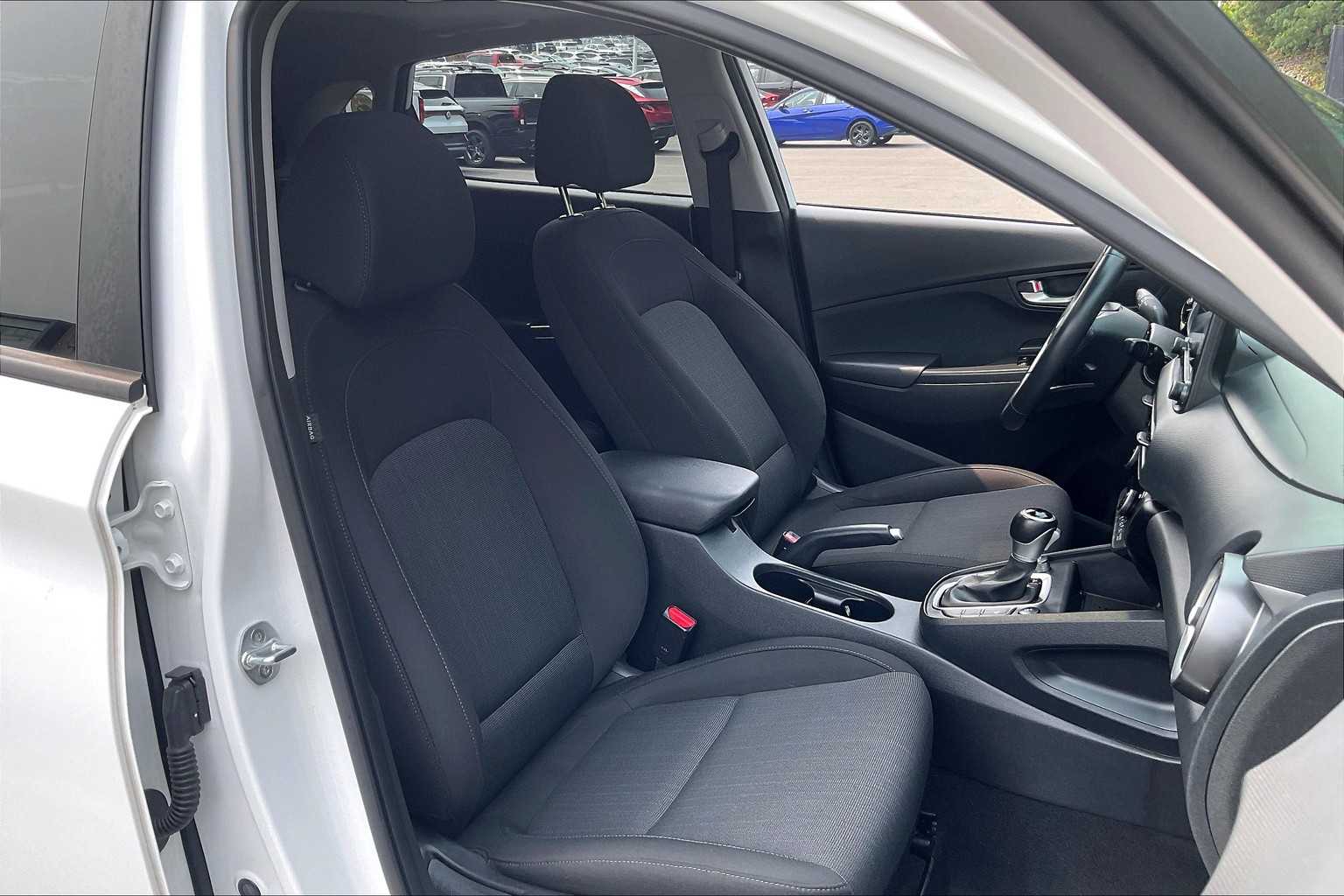 2022 Hyundai Kona SEL - Photo 11