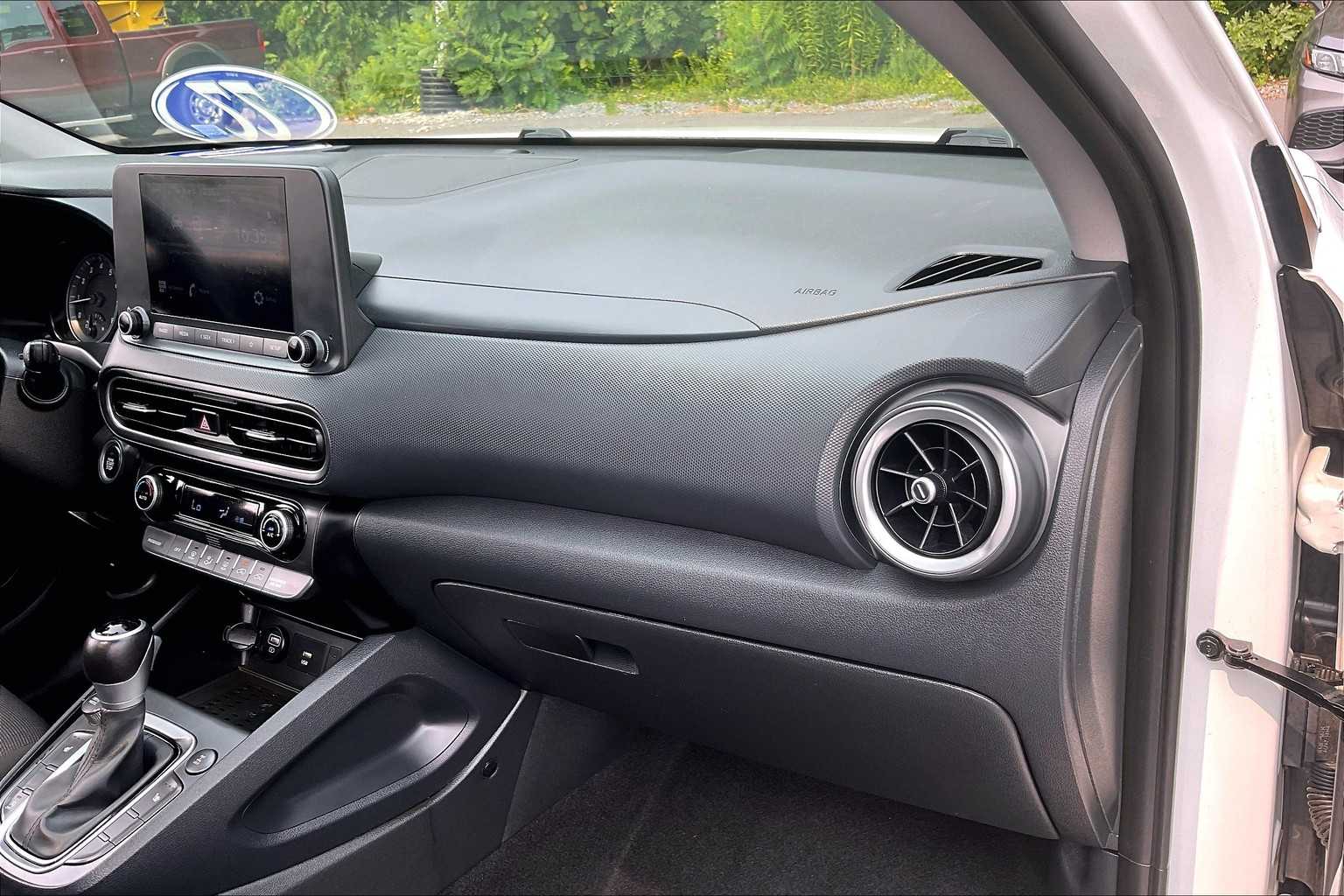 2022 Hyundai Kona SEL - Photo 13