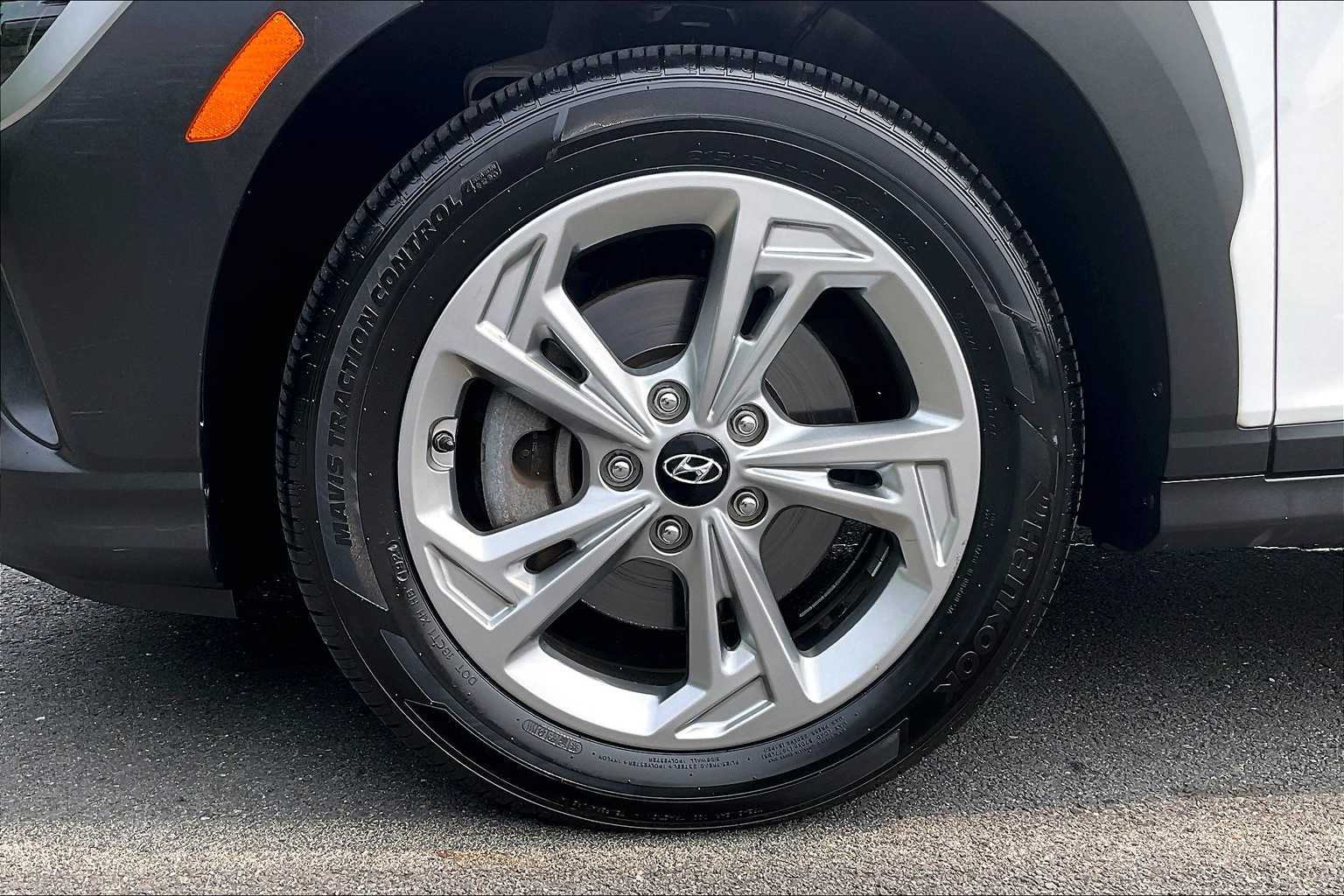 2022 Hyundai Kona SEL - Photo 7