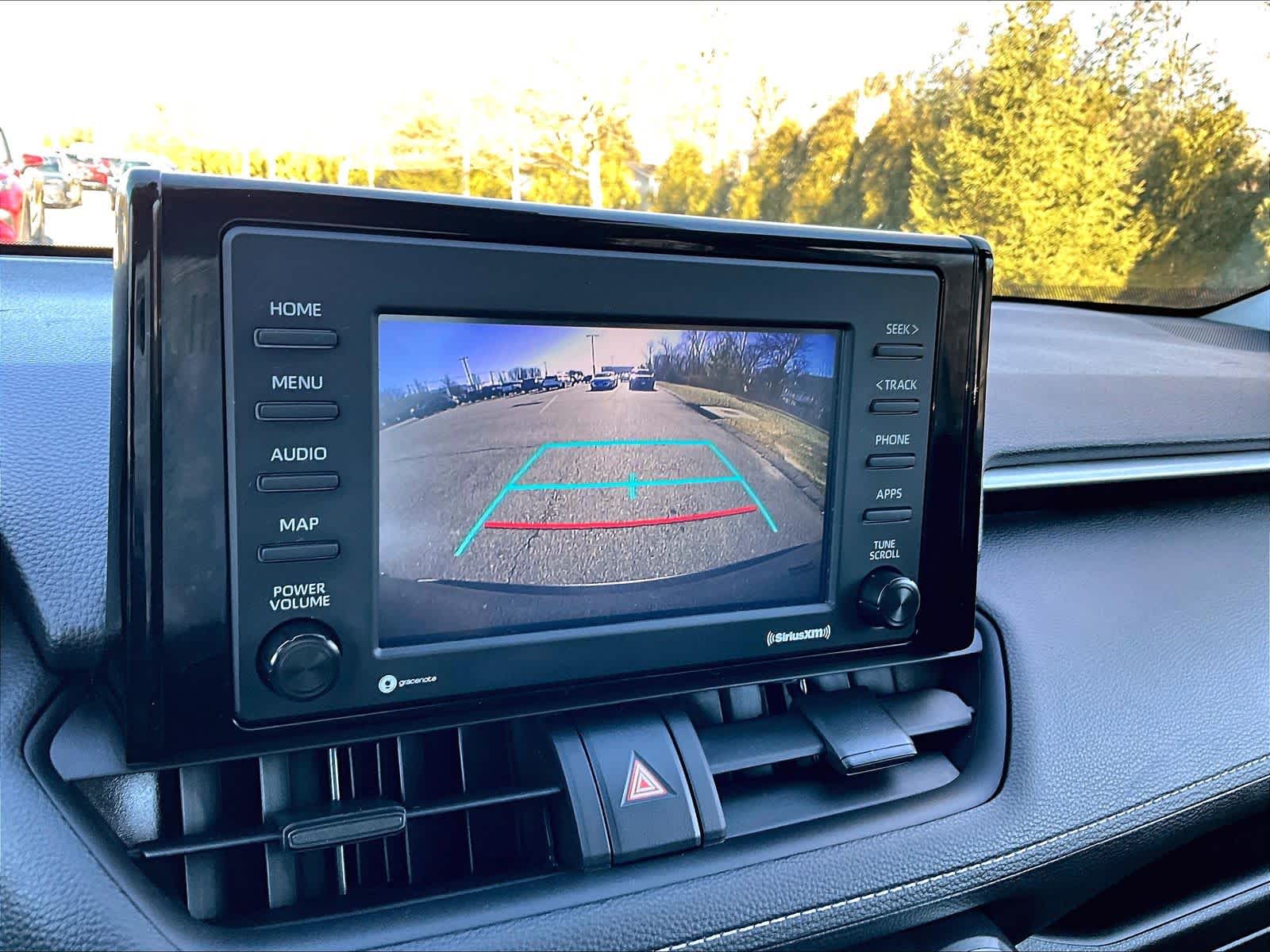 2022 Toyota RAV4 XLE - Photo 19