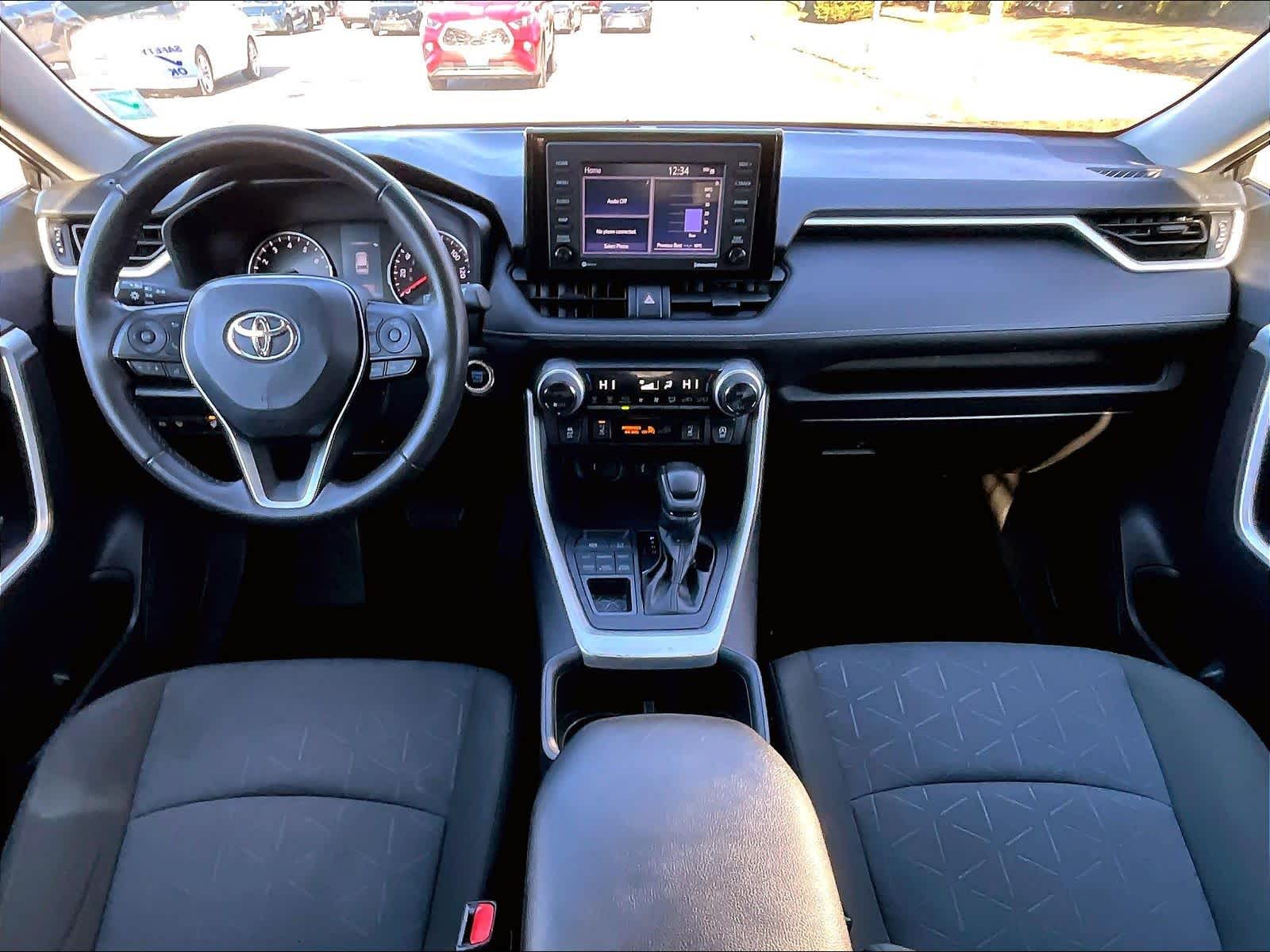 2022 Toyota RAV4 XLE - Photo 21