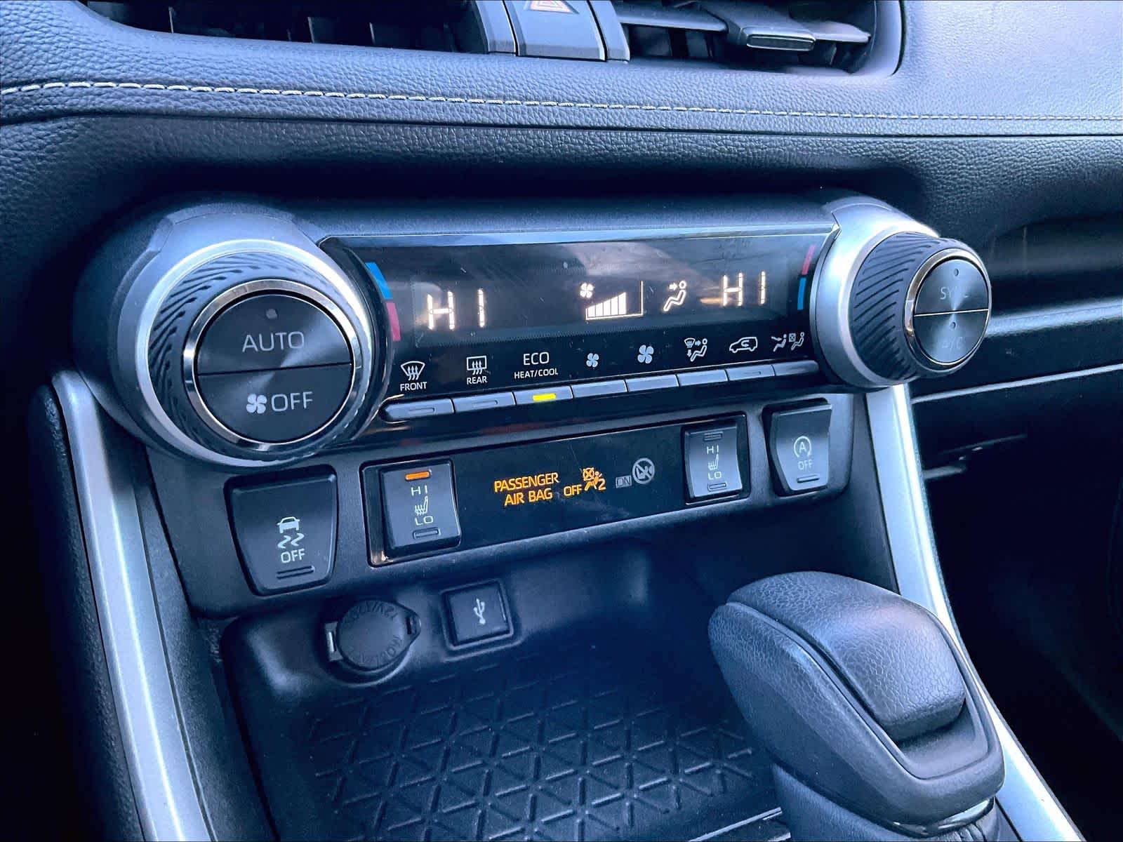 2022 Toyota RAV4 XLE - Photo 26