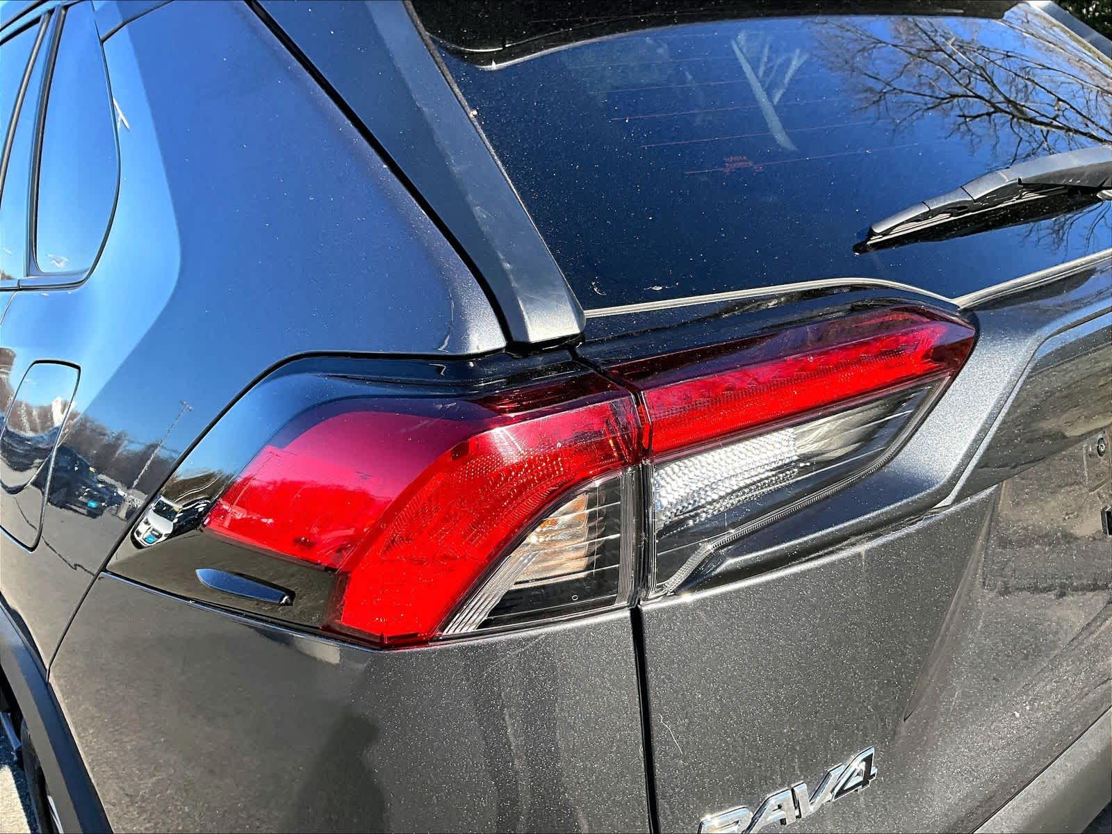 2022 Toyota RAV4 XLE - Photo 34