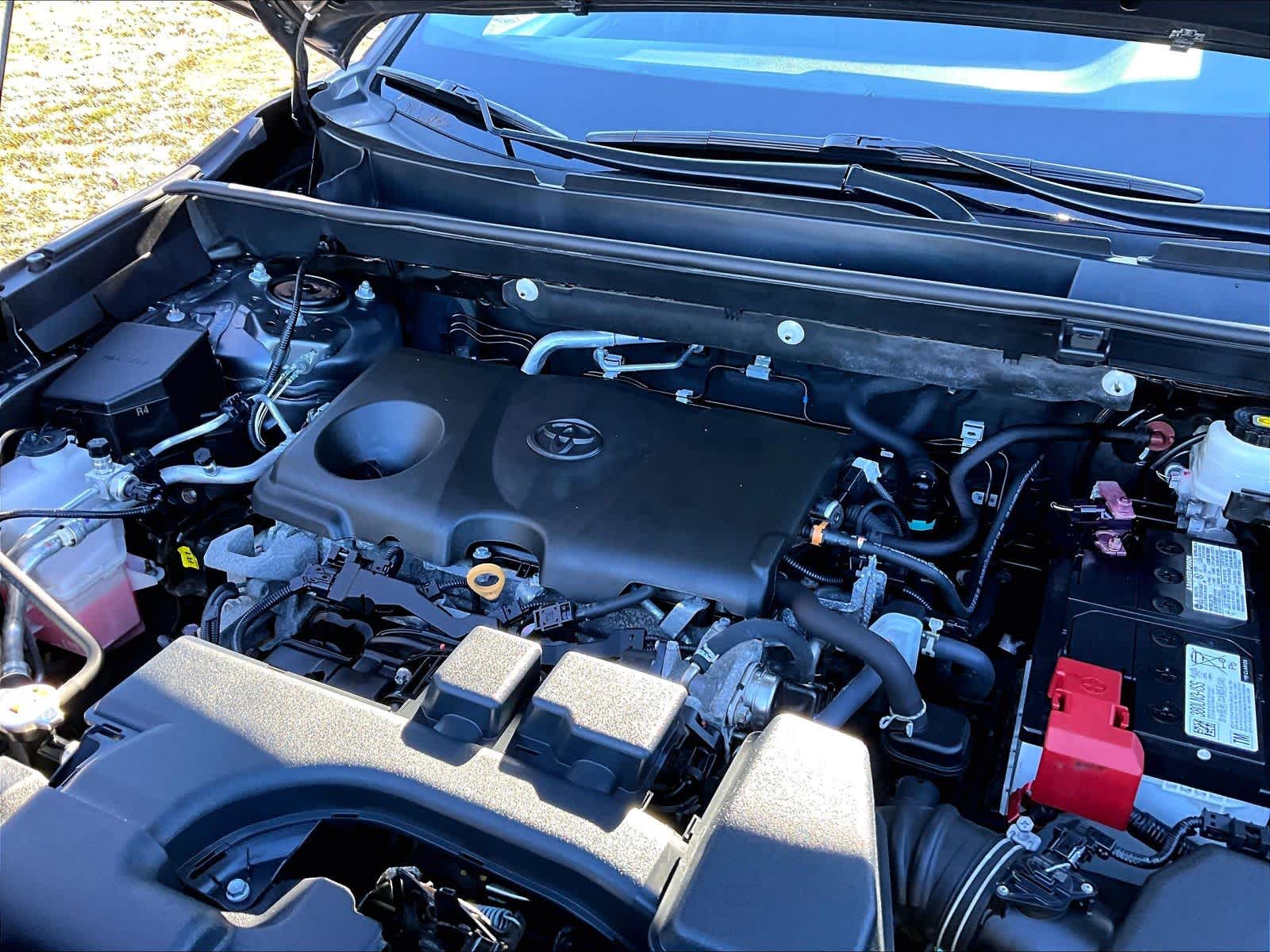 2022 Toyota RAV4 XLE - Photo 35