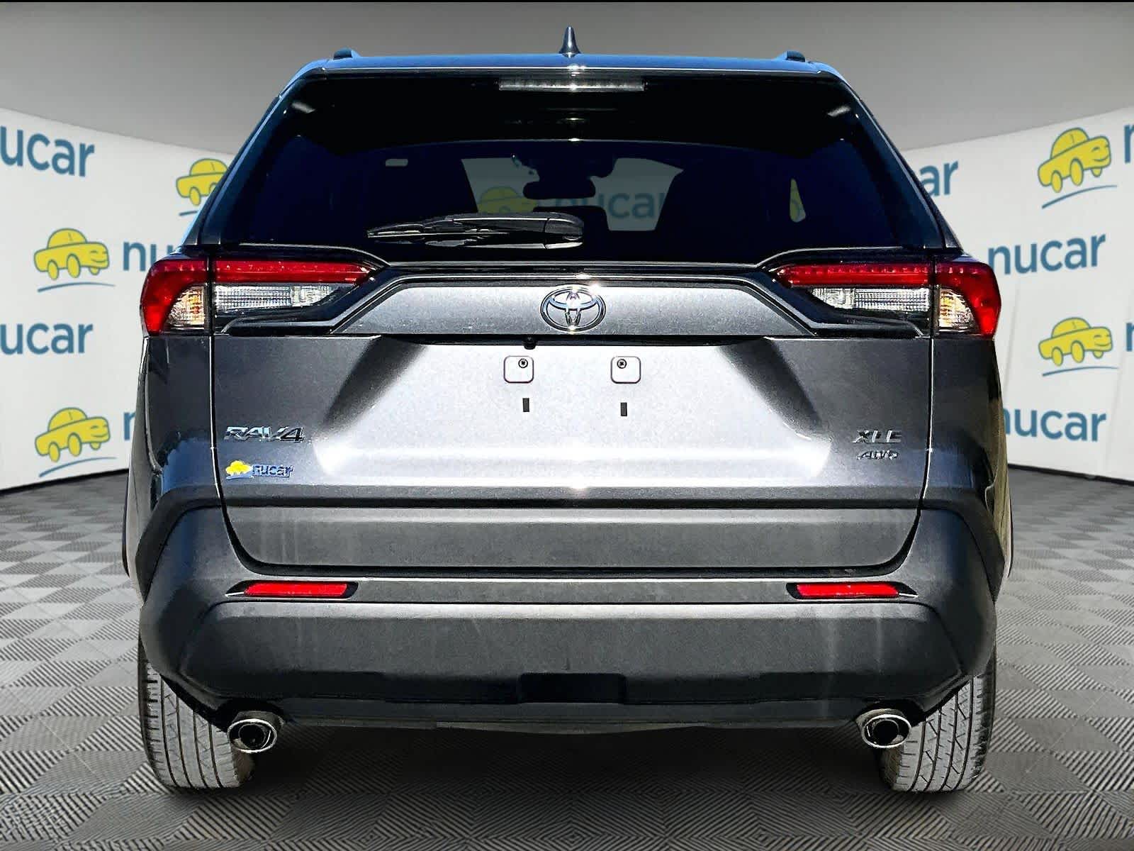 2022 Toyota RAV4 XLE - Photo 5
