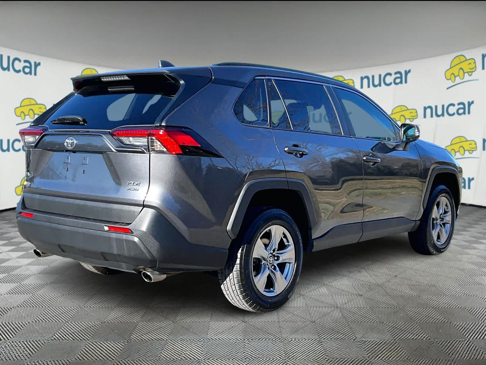 2022 Toyota RAV4 XLE - Photo 6