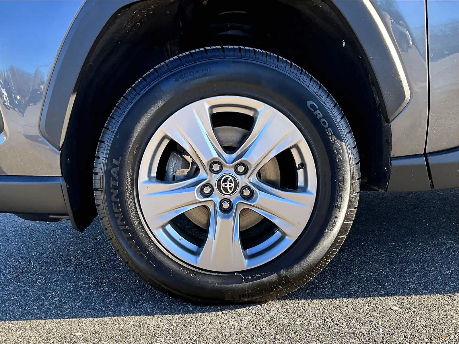 2022 Toyota RAV4 XLE - Photo 7