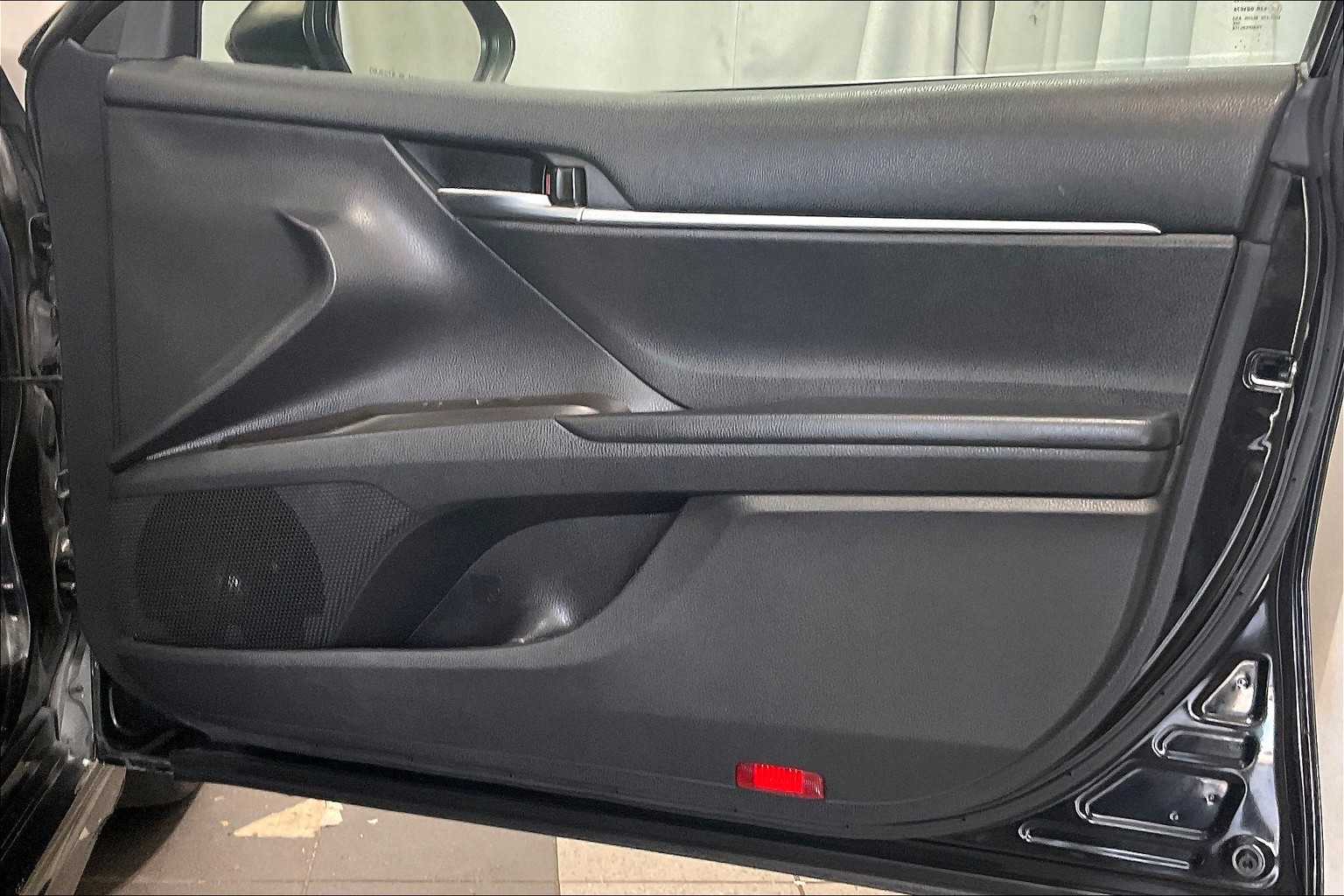 2021 Toyota Camry SE - Photo 12
