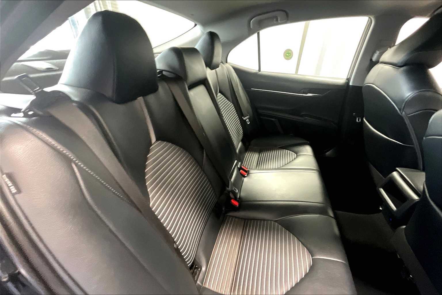2021 Toyota Camry SE - Photo 16