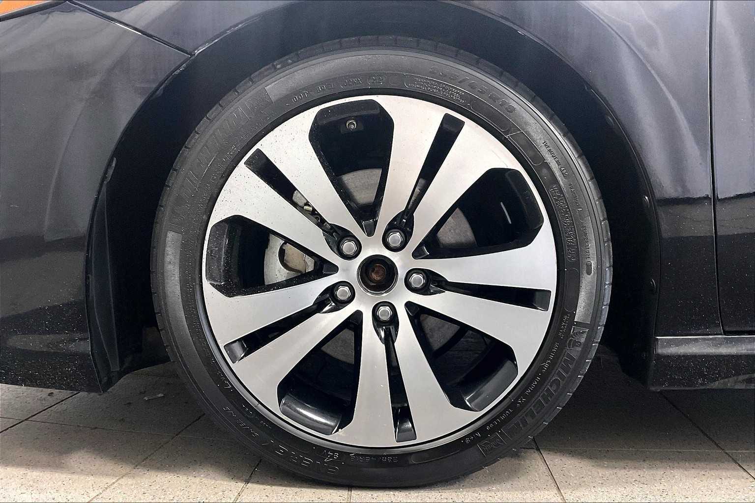 2021 Toyota Camry SE - Photo 7