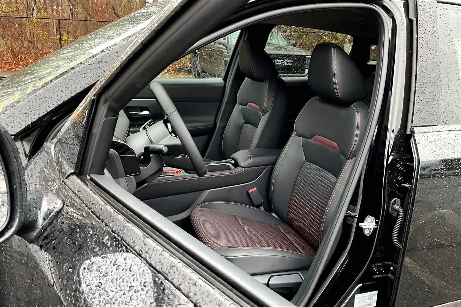 2025 Nissan Kicks SR - Photo 10