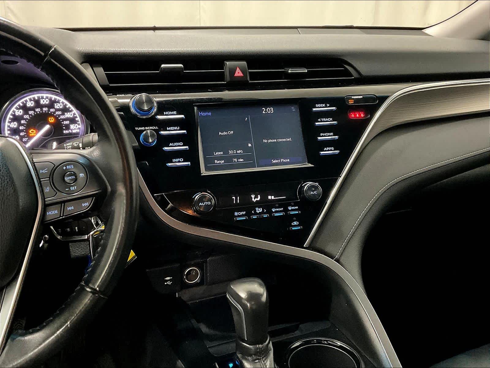 2018 Toyota Camry SE - Photo 18