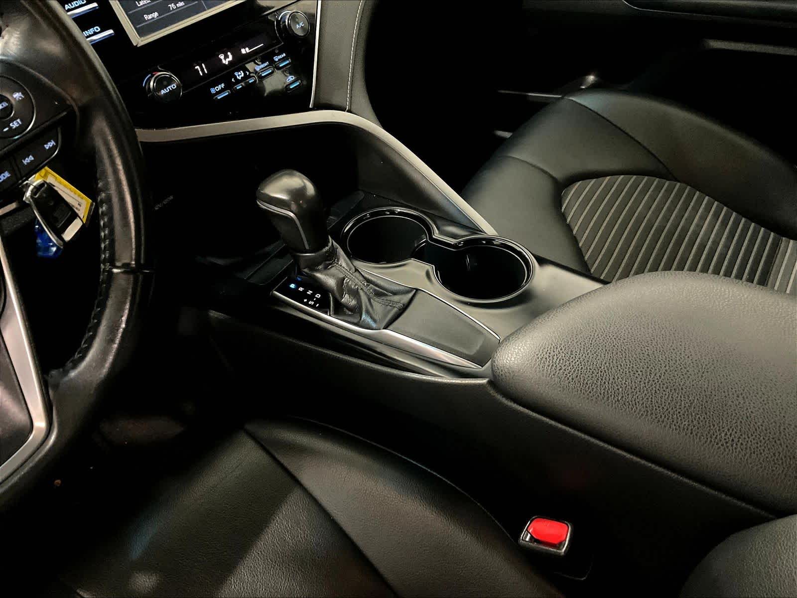 2018 Toyota Camry SE - Photo 20