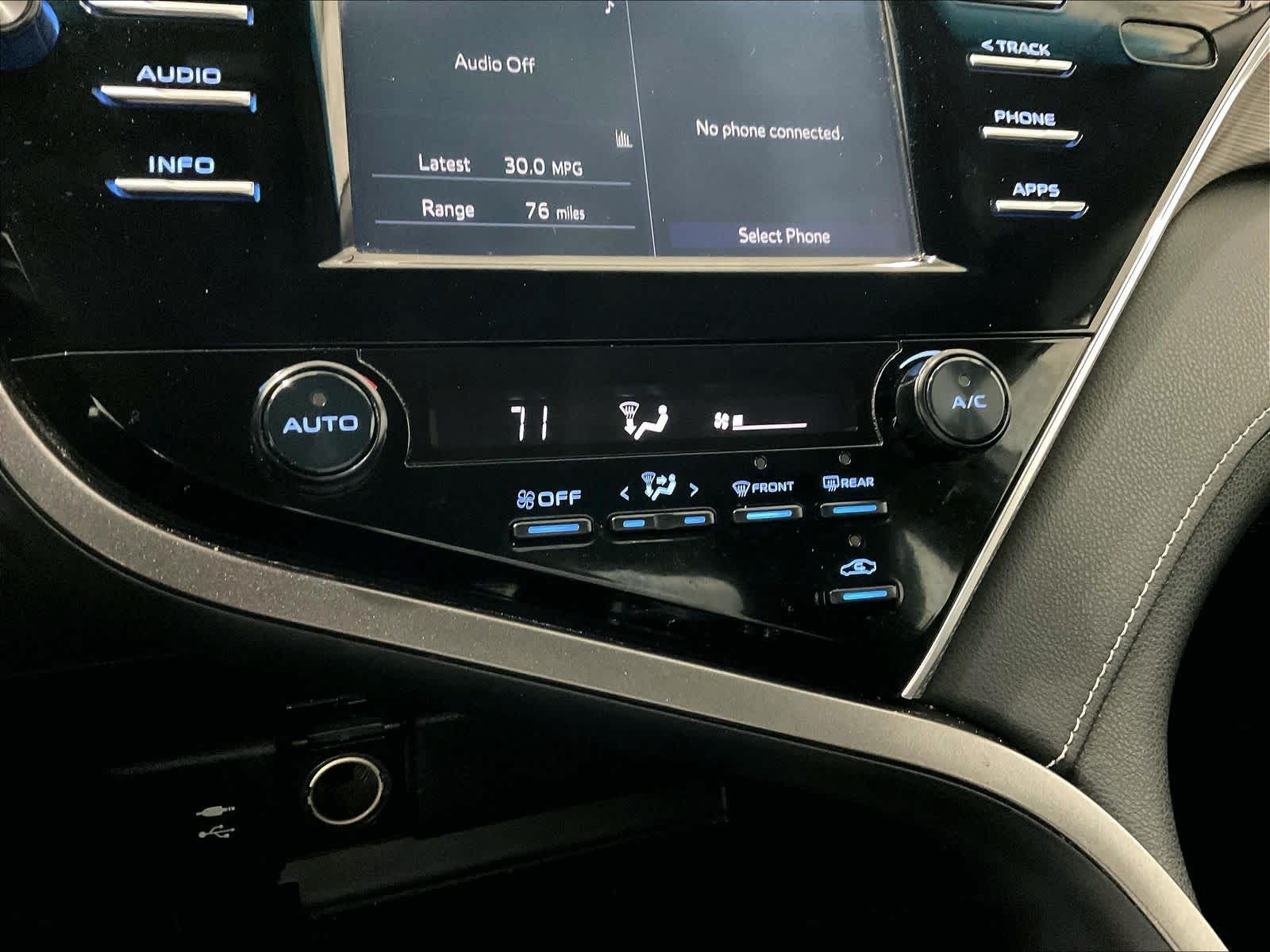 2018 Toyota Camry SE - Photo 25