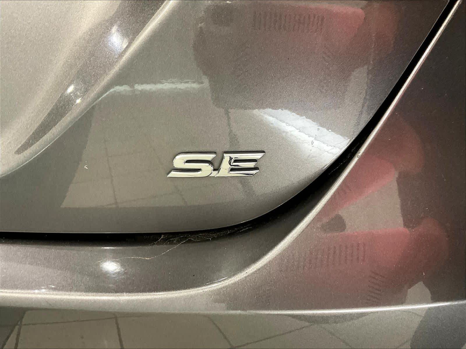 2018 Toyota Camry SE - Photo 28