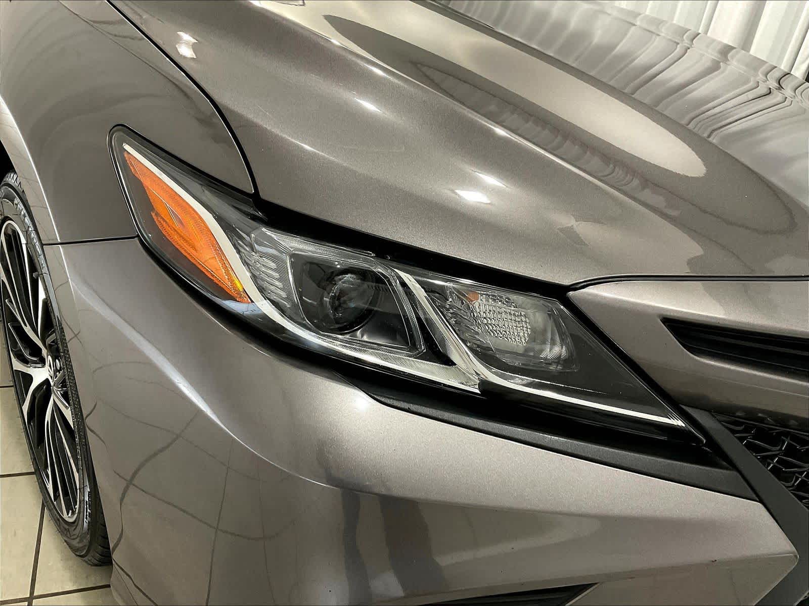 2018 Toyota Camry SE - Photo 32