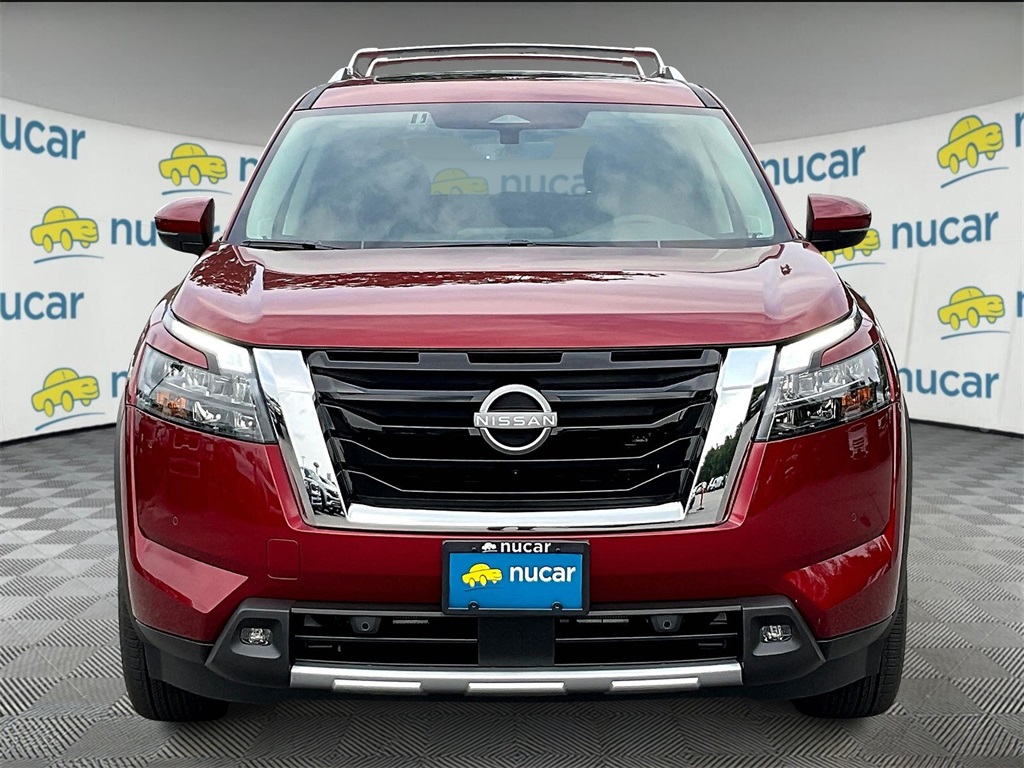 2025 Nissan Pathfinder SL photo 2