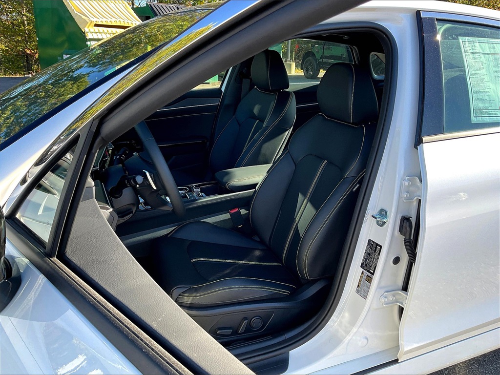 2026 Kia K5 GT - Photo 11