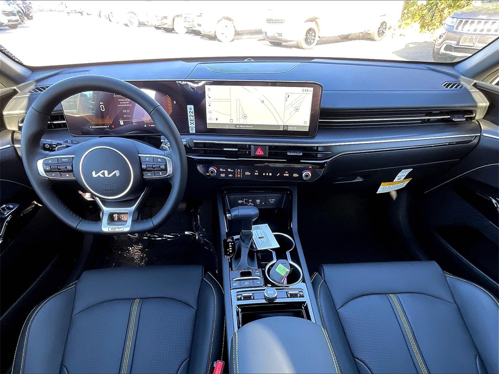 2026 Kia K5 GT - Photo 12