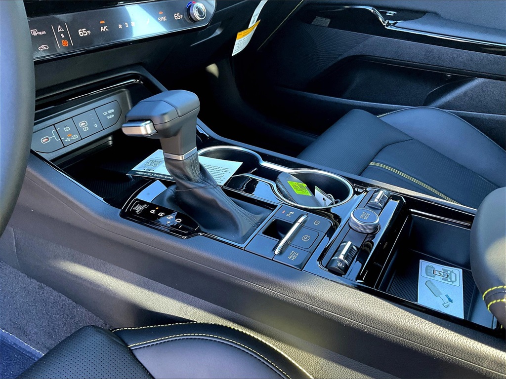 2026 Kia K5 GT - Photo 14