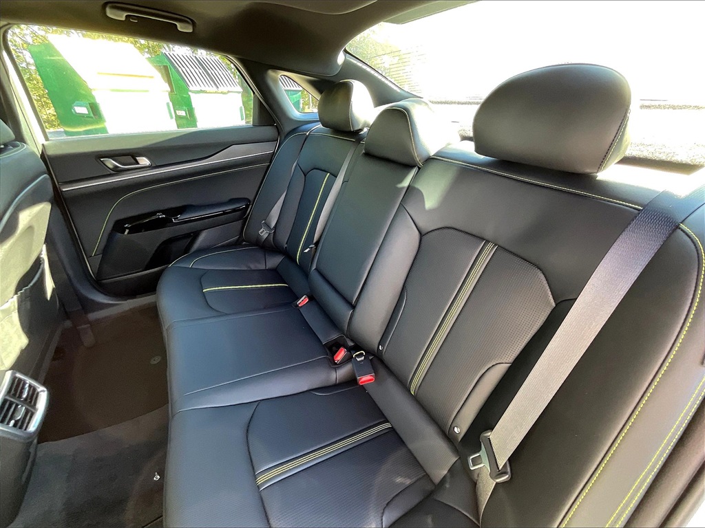 2026 Kia K5 GT - Photo 15