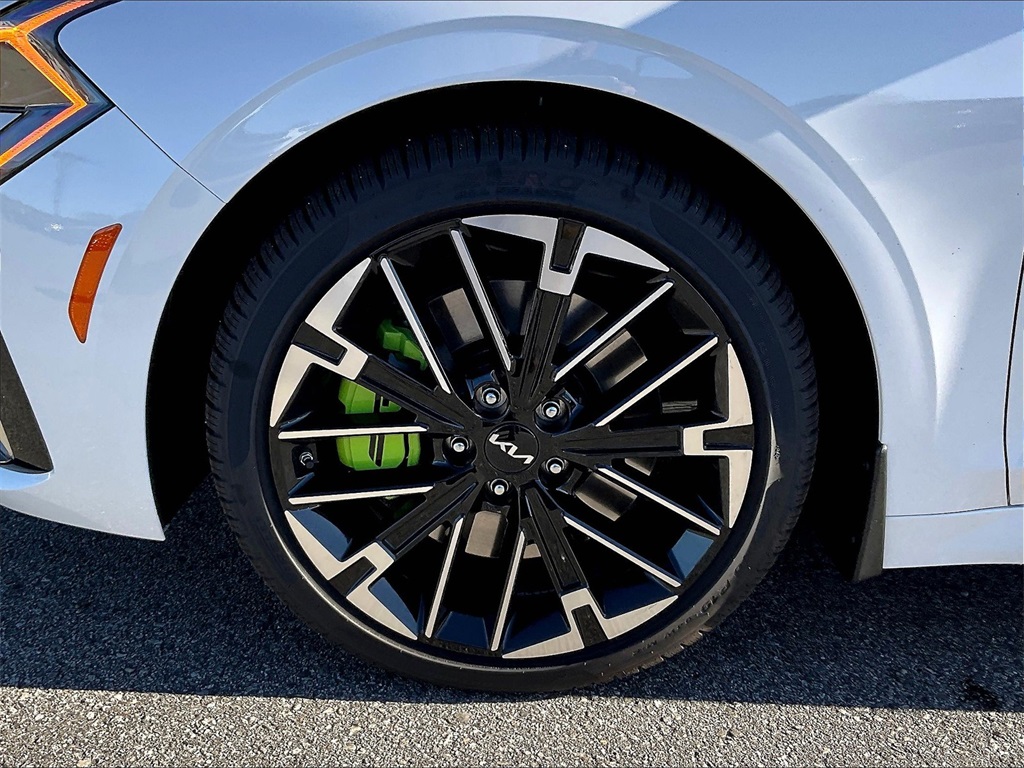 2026 Kia K5 GT - Photo 8