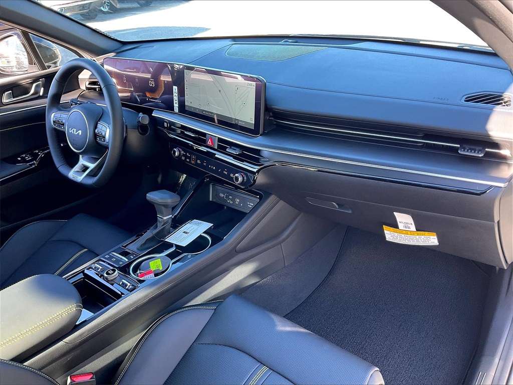 2026 Kia K5 GT - Photo 10