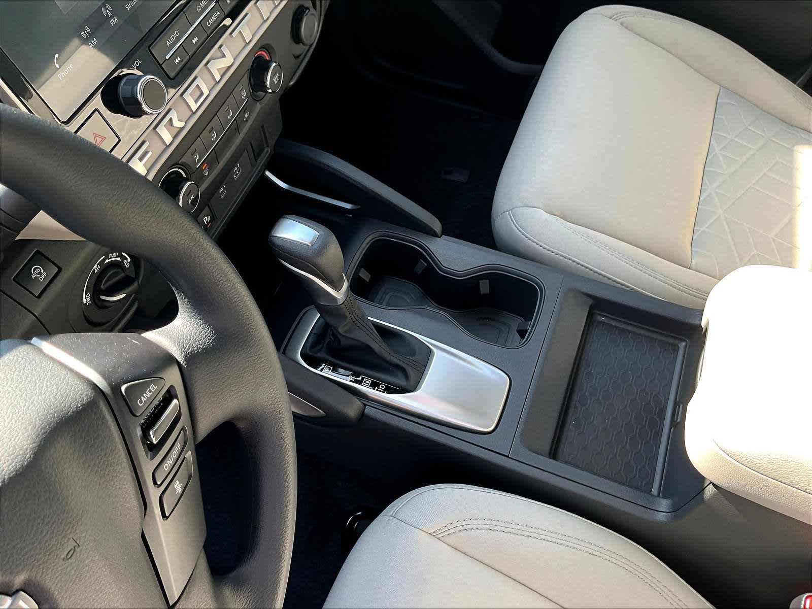 2025 Nissan Frontier SV - Photo 8