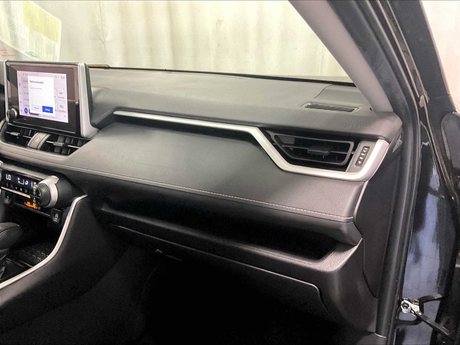 2023 Toyota RAV4 XLE - Photo 13