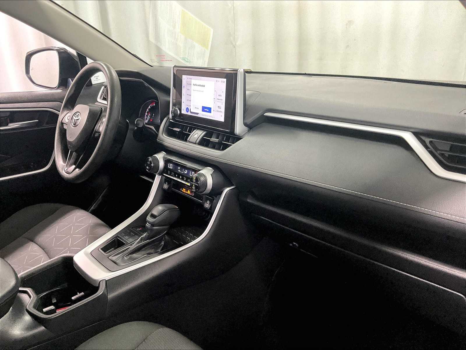 2023 Toyota RAV4 XLE - Photo 14