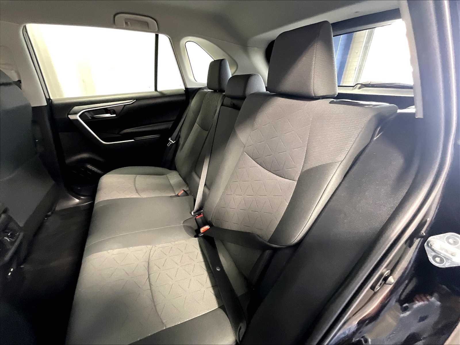 2023 Toyota RAV4 XLE - Photo 15