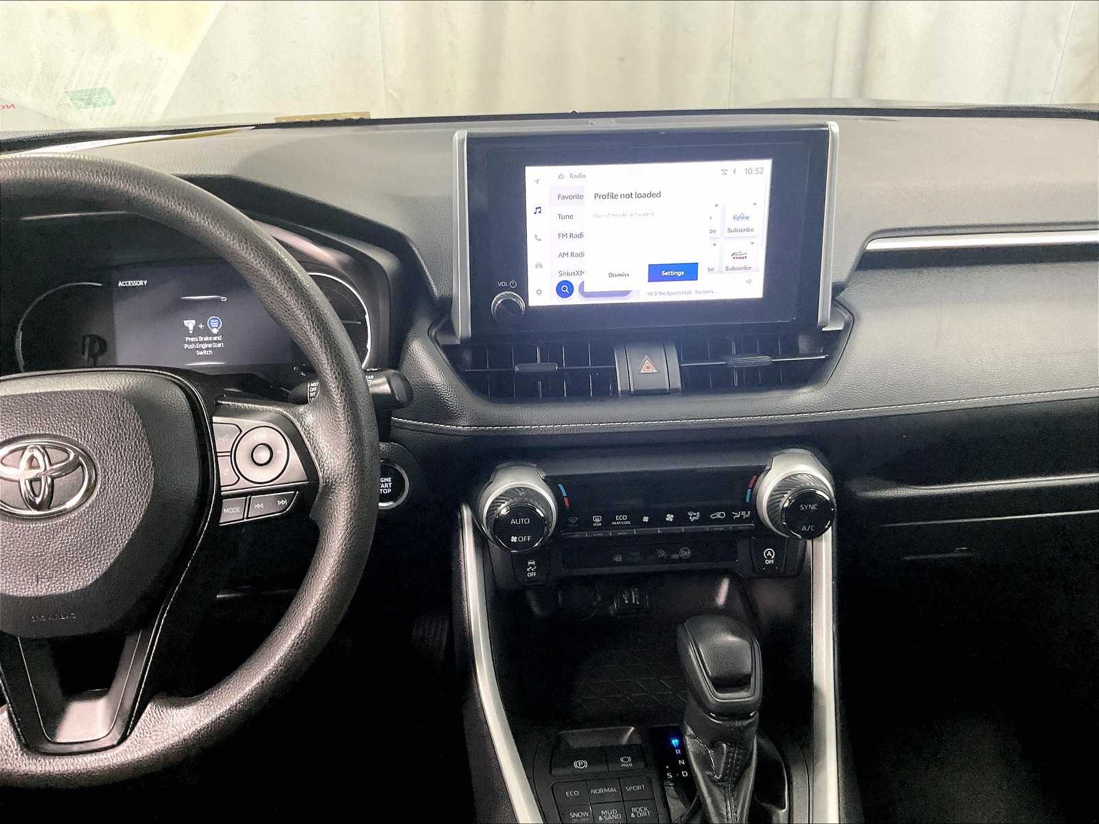 2023 Toyota RAV4 XLE - Photo 18