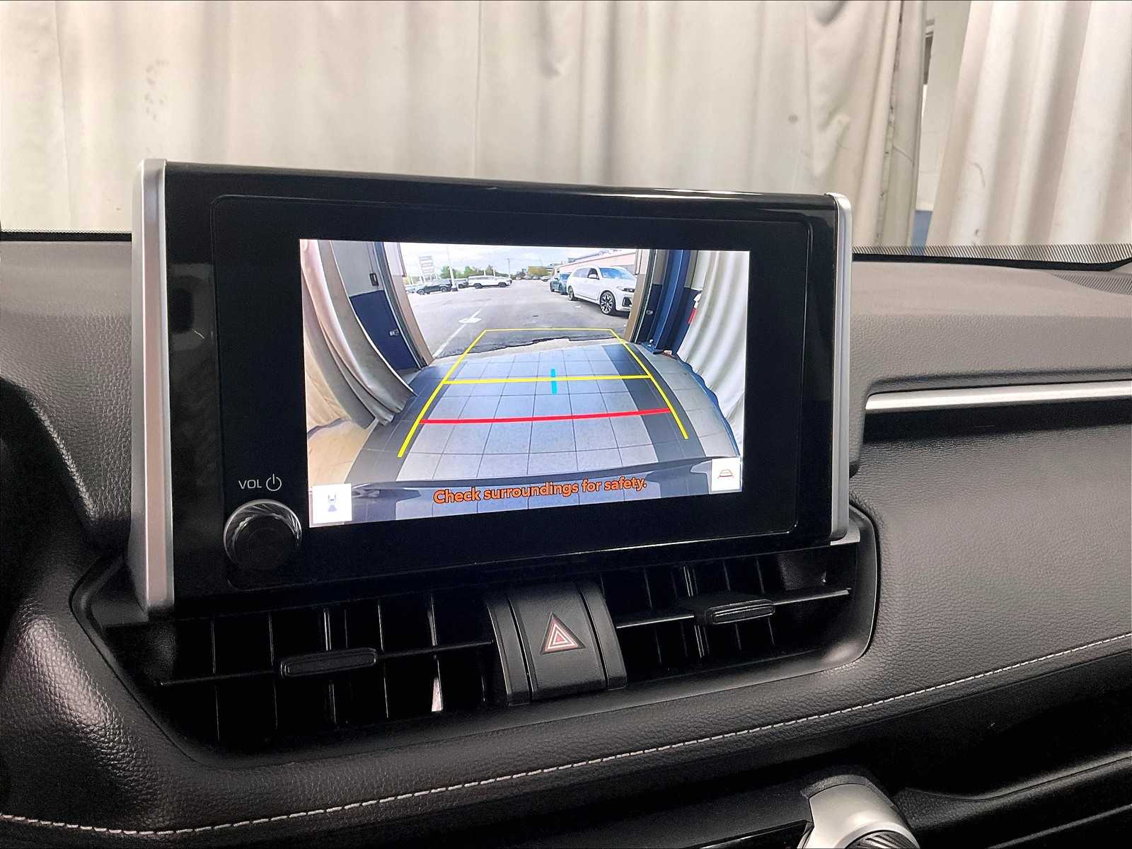 2023 Toyota RAV4 XLE - Photo 19