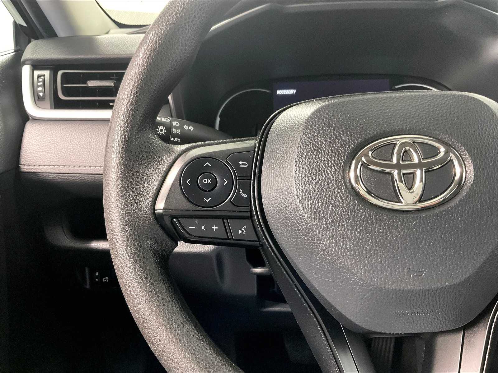 2023 Toyota RAV4 XLE - Photo 22